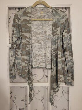 Belle by Kim Gravel Green Camo Open Shrug-Medium